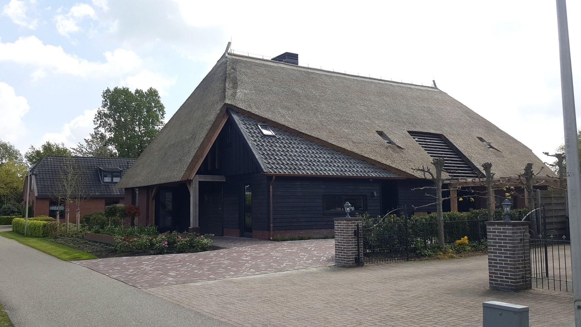 Nieuwbouw woonhuis en bijgebouw te Noordscheschut