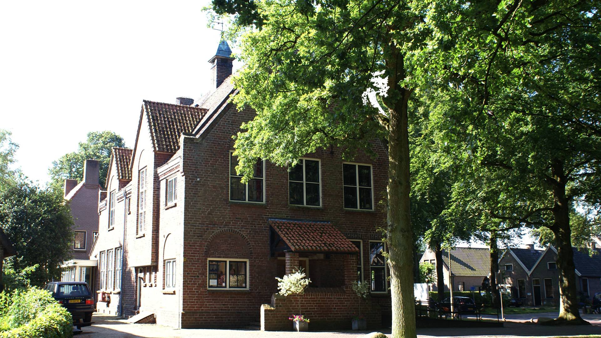 Tandartsenpraktijk in voormalig gemeentehuis